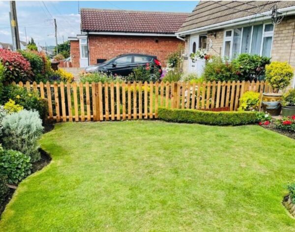 6FT x 3FT Picket Fence Panel Pointed Top Brown Treated