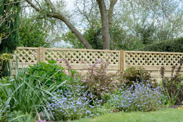 6FT x 4FT | Euro Elite Ufford Panel | Offers a decorative design, horizontal slats with flat top lattice, planed, rounded, grooved & fixed in a frame.