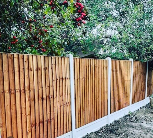 Charfleets Fencing | We supply, deliver and fit all aspects of Quality Fencing at TRADE PRICES | T: 01268 696 930 | FAST Delivery across Essex, Herts, Kent, London & Surrey | www.charfleetsfencing.co.uk Charfleets Fencing