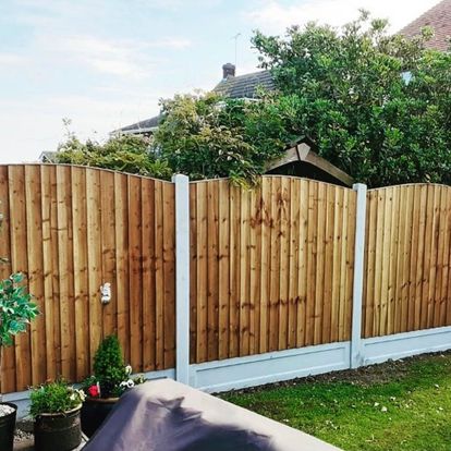 Charfleets Fencing | We supply, deliver and fit all aspects of Quality Fencing at TRADE PRICES | T: 01268 696 930 | FAST Delivery across Essex, Herts, Kent, London & Surrey | www.charfleetsfencing.co.uk Charfleets Fencing