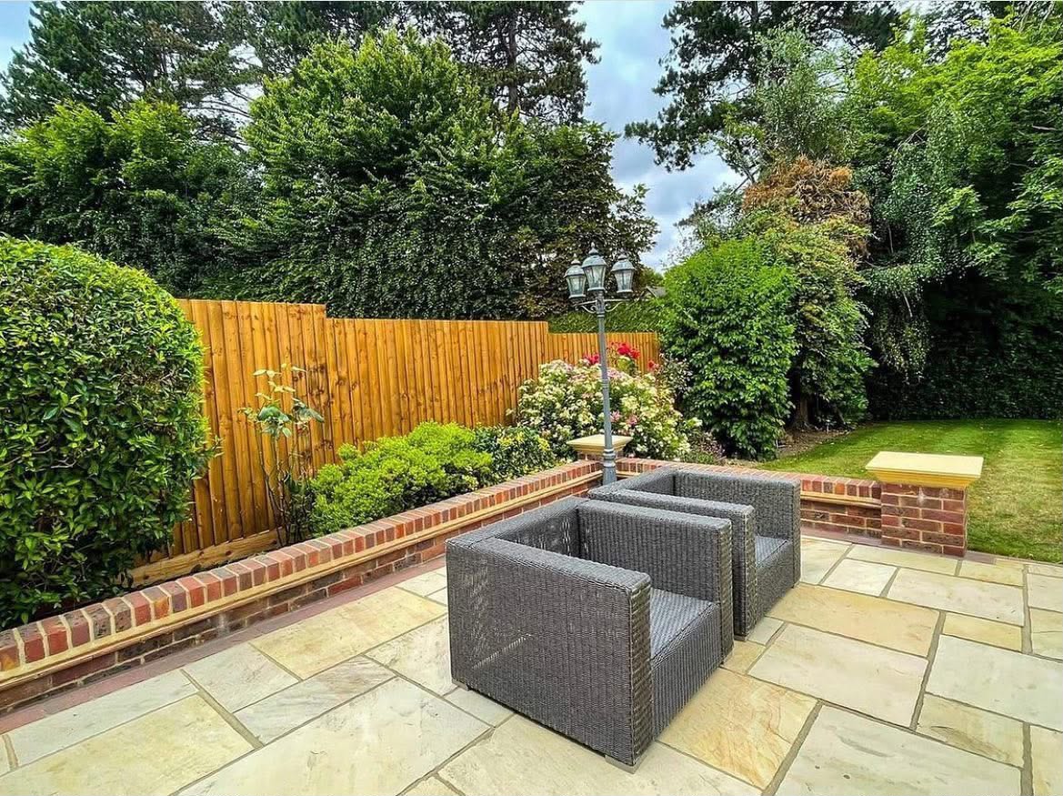 Garden fencing installed by Charfleets Fencing